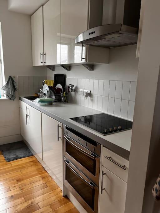 Appartamento , Bright And Modern Flat Up To 4 People Londra